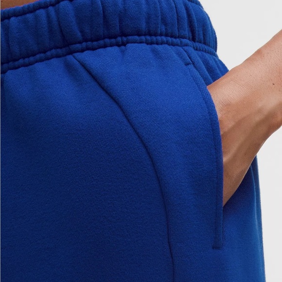 Lululemon Scuba Mid-Rise Oversized Jogger
Regular XS Royal Blue/Riverside Color - Picture 7 of 16